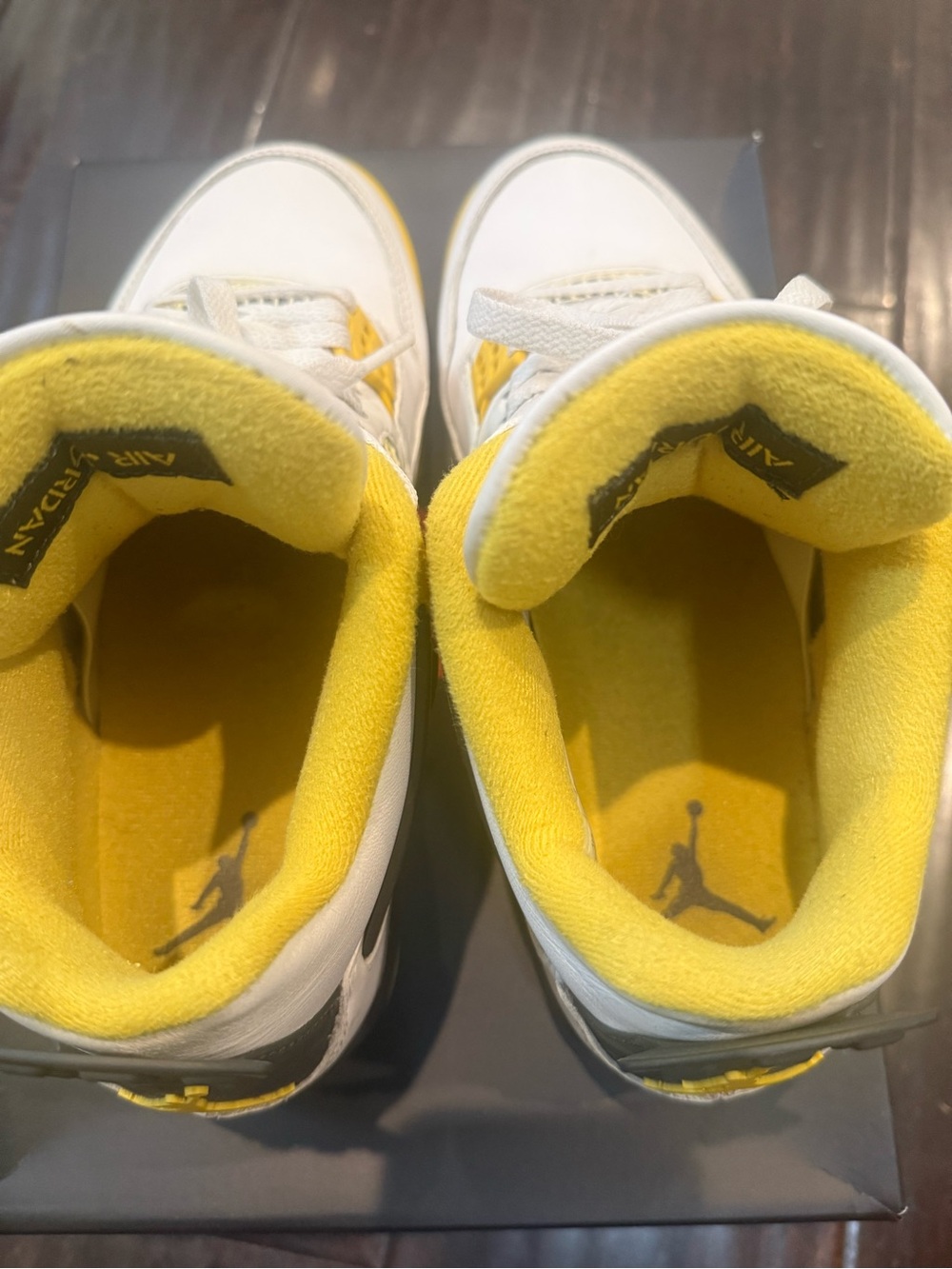 Jordan Women White and Yellow Retro Sneakers 4 - Picture 7 of 8